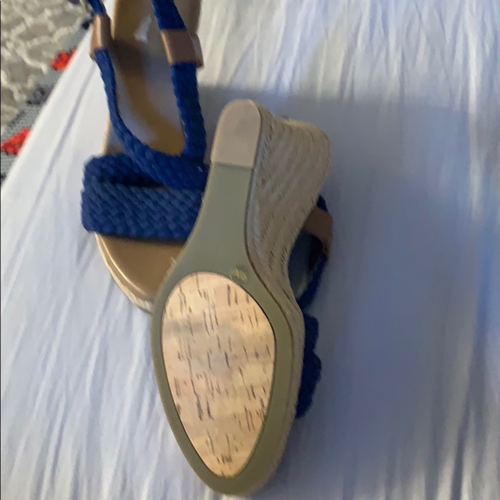 Shoes - Picture 2 of 3